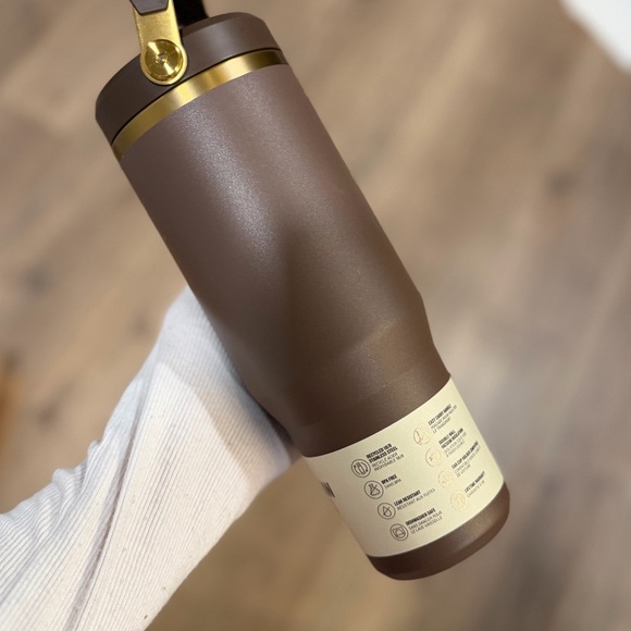 Stanley Ice Flow Flip Straw Tumbler 30oz, ESPRESSO GOLD - Picture 3 of 6